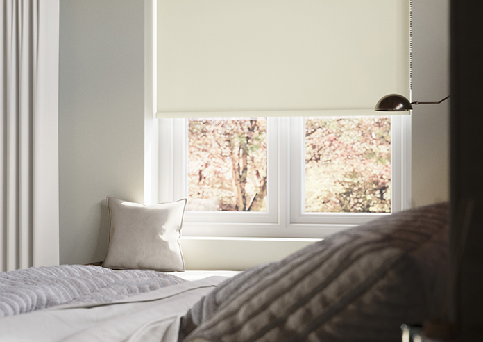 Solari (Blackout), Light Cream - Roller Blind - Image 5